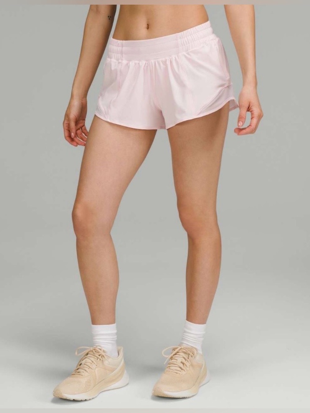 Lululemon Hotty Hot Low Rise Shorts 2.5” Pink Strawberry Milkshake Size 8